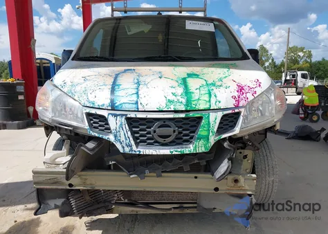 2015 Nissan Nv200 Sv z USA, uszkodzony, nr VIN 3N6CM0KN8FK709901